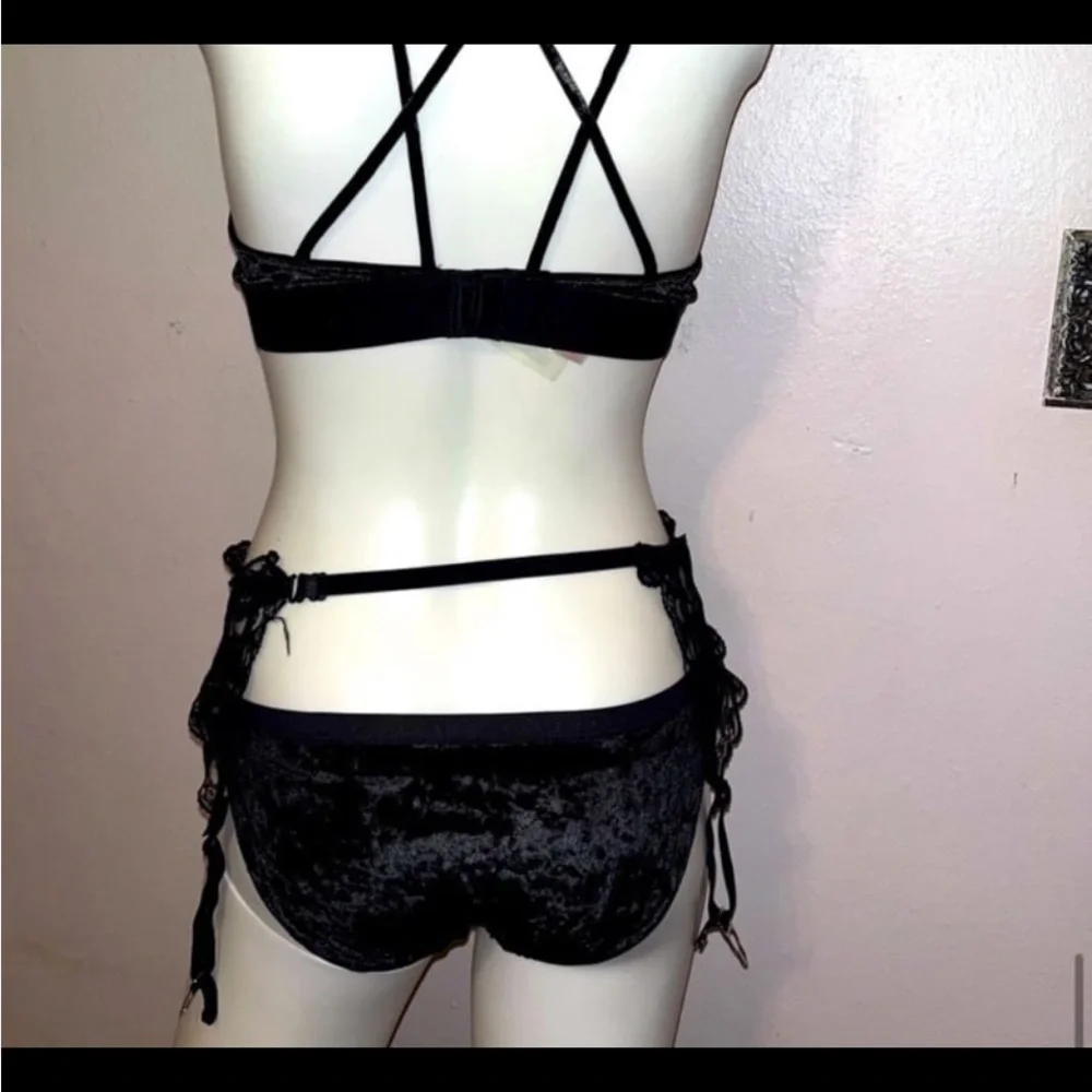 Elegant Black Lace Lingerie Set